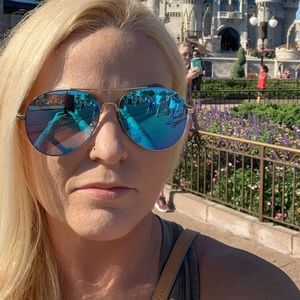 Meet your Posher, Leah